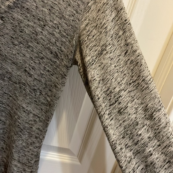 New Balance Heather Gray Hoodie with Front Pocket size Small - Picture 6 of 7
